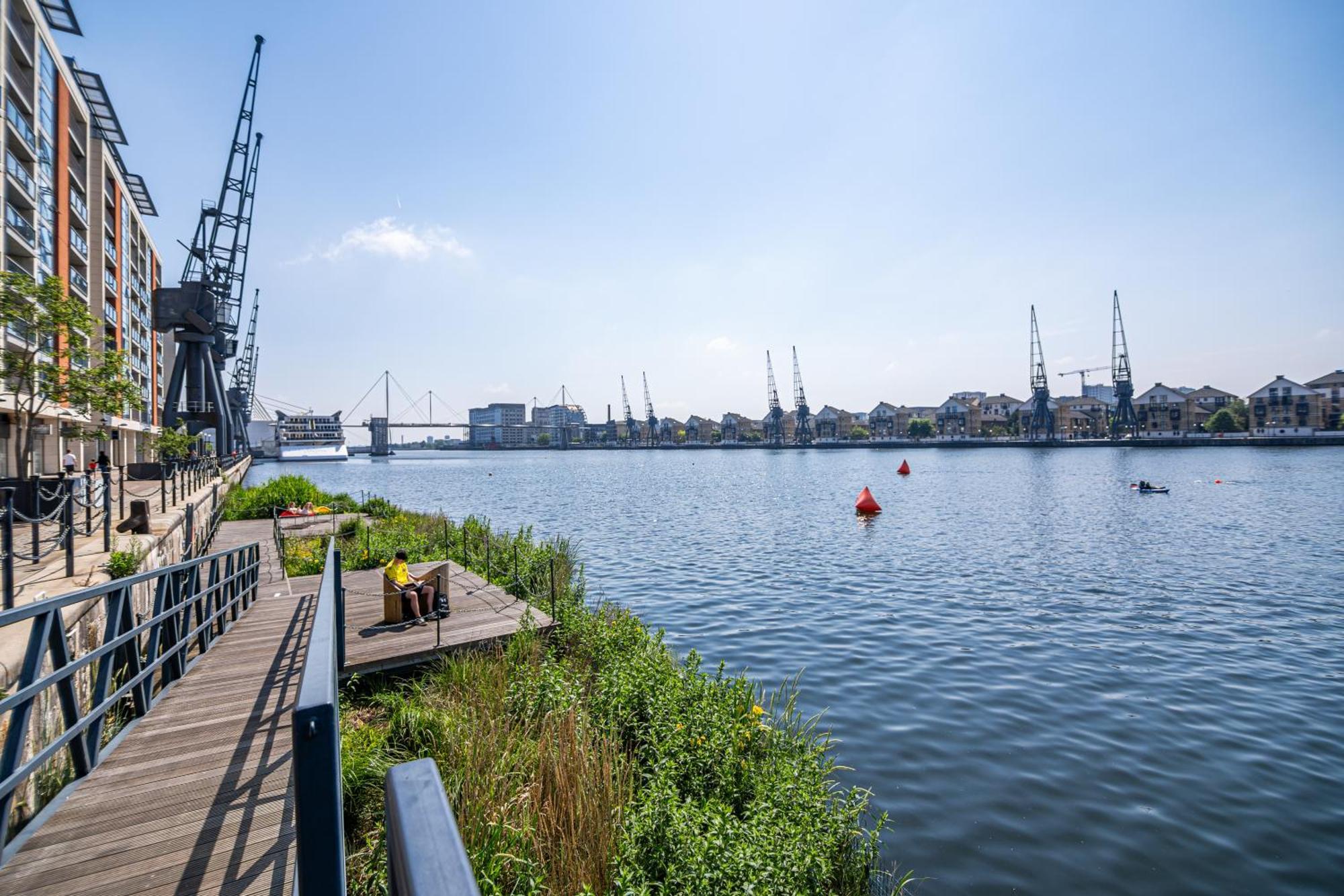 Excel London Majestic Apartment Exterior photo