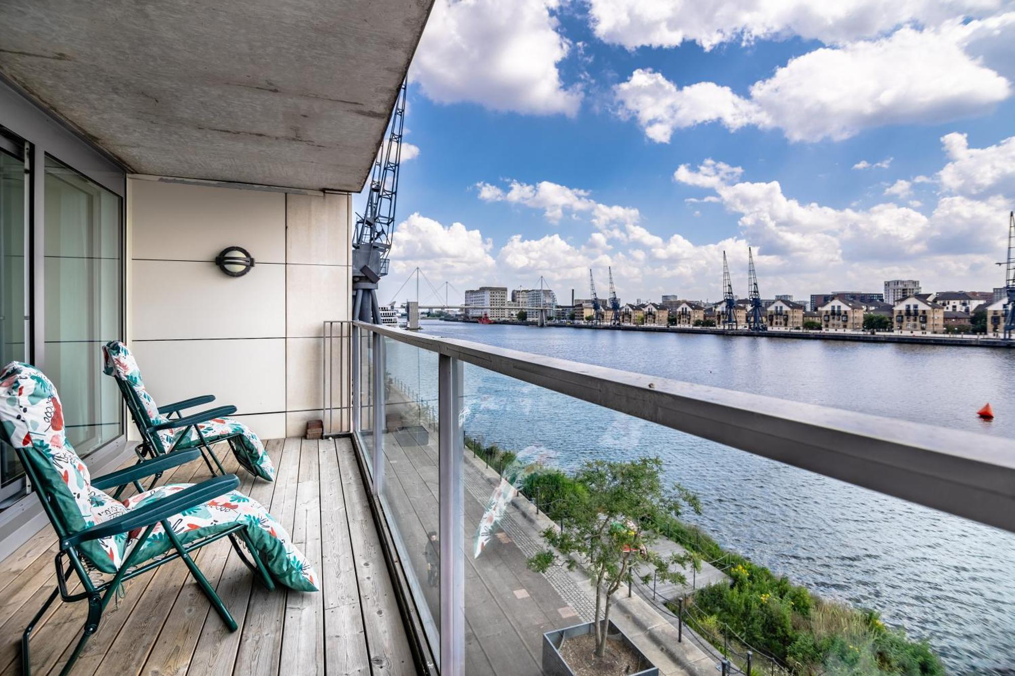 Excel London Majestic Apartment Exterior photo